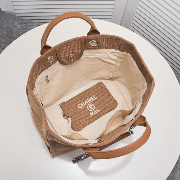 シャネルバッグ着用イメージ